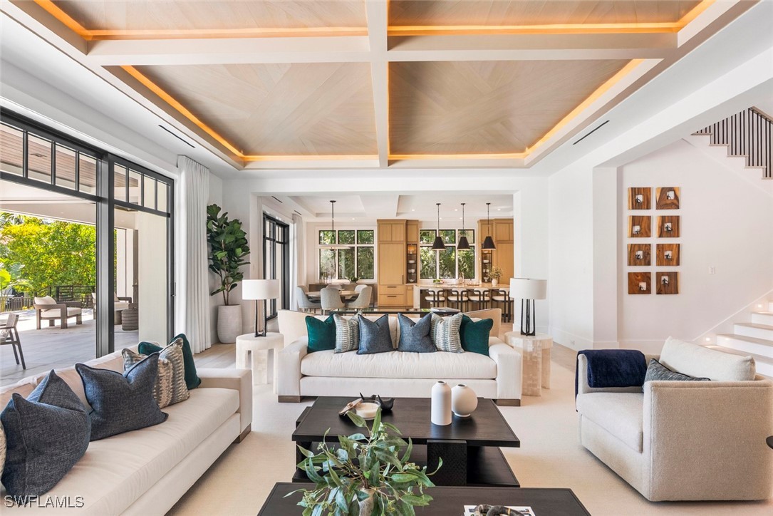 2231 Forrest Ln Naples, FL 34102