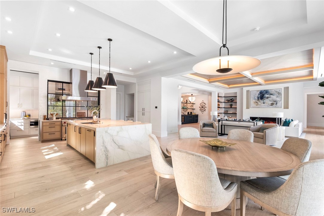 2231 Forrest Ln Naples, FL 34102