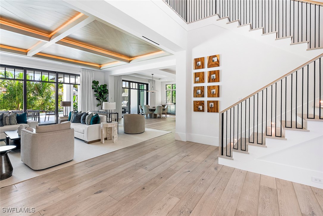 2231 Forrest Ln Naples, FL 34102