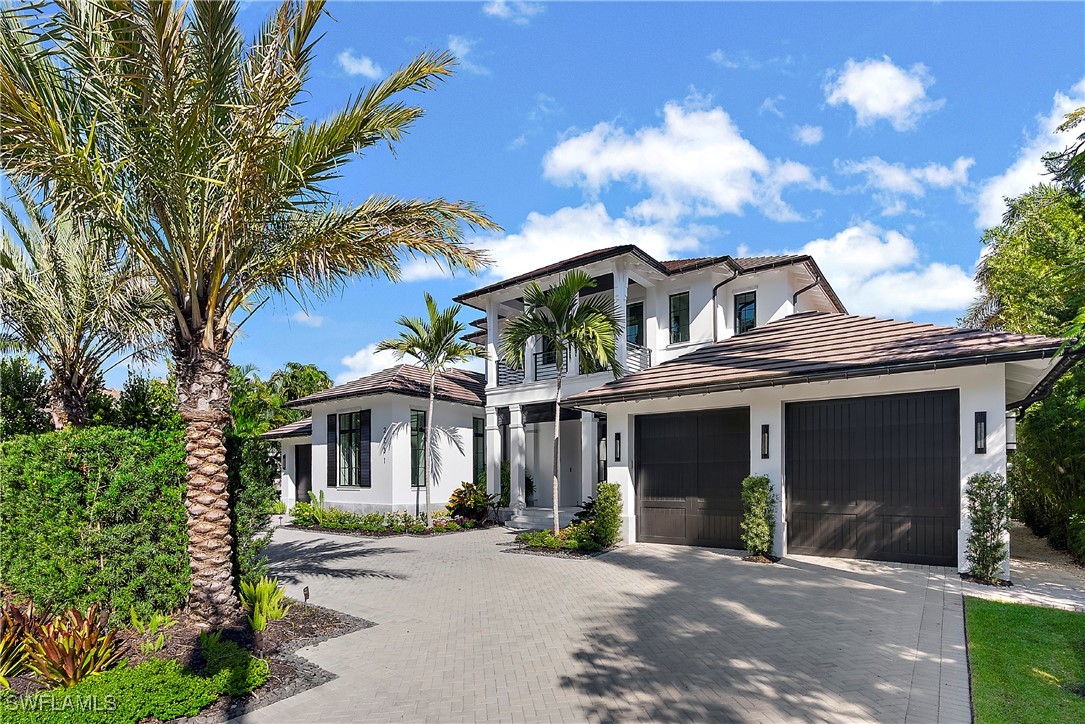 2231 Forrest Ln Naples, FL 34102