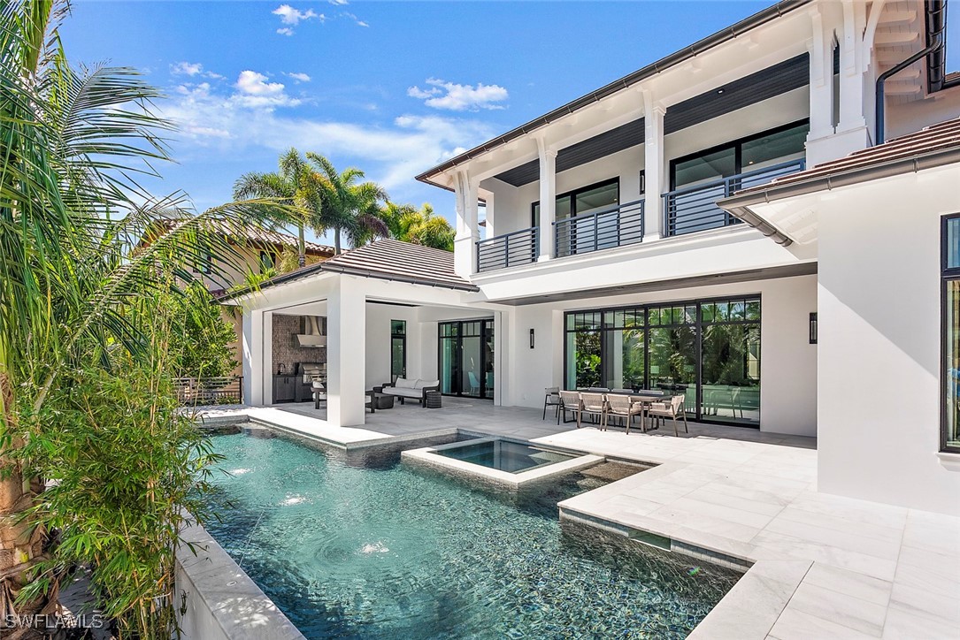 2231 Forrest Ln Naples, FL 34102