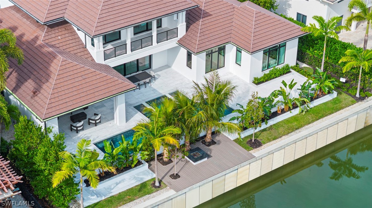 2231 Forrest Ln Naples, FL 34102