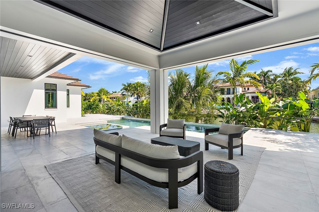 2231 Forrest Ln Naples, FL 34102