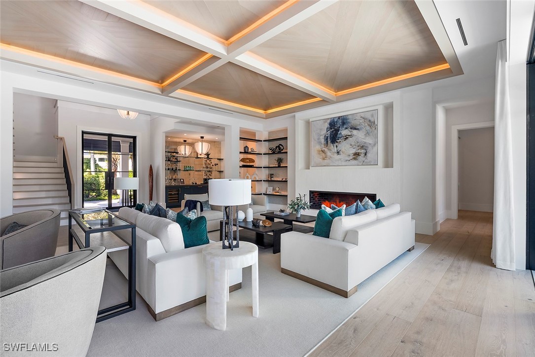 2231 Forrest Ln Naples, FL 34102