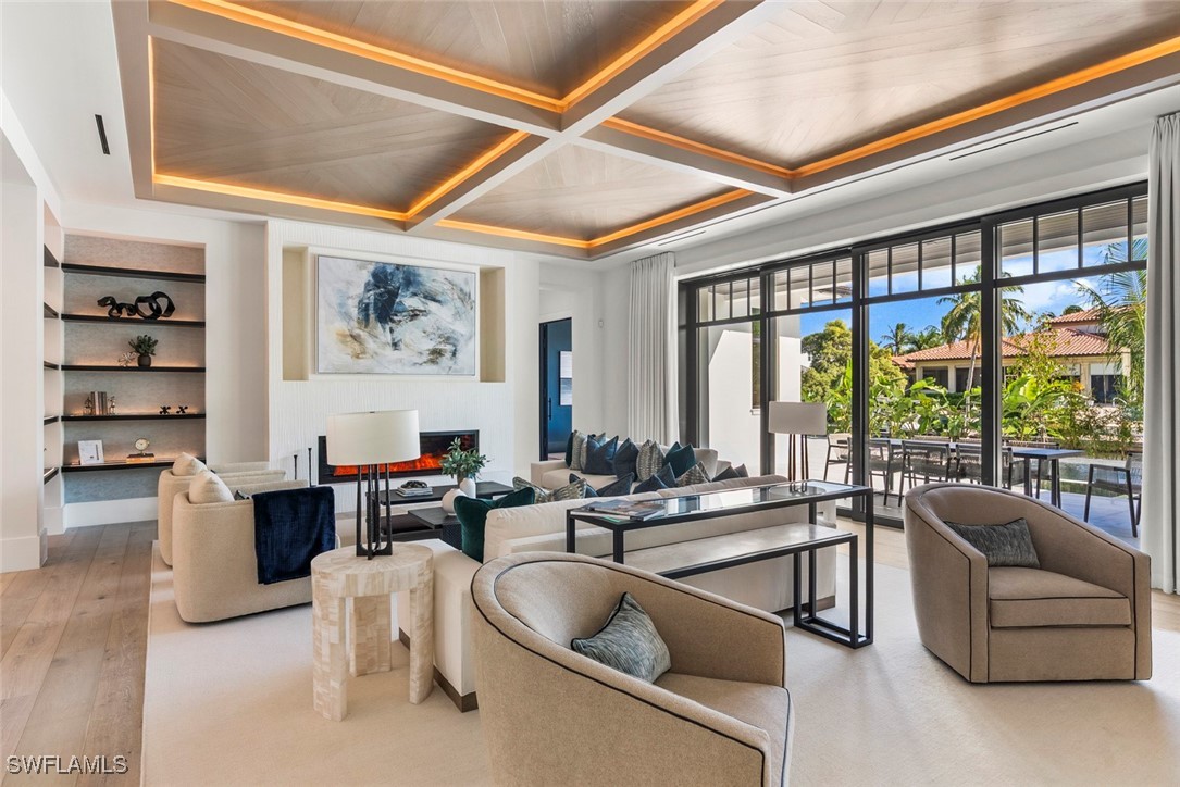 2231 Forrest Ln Naples, FL 34102